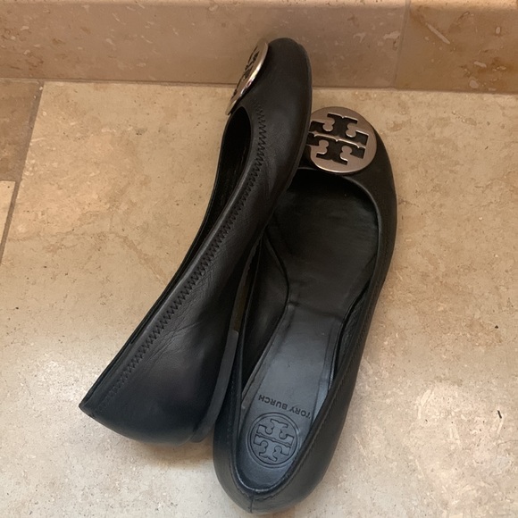 Tory Burch black leather flats size 8.5 gently used - Picture 7 of 14